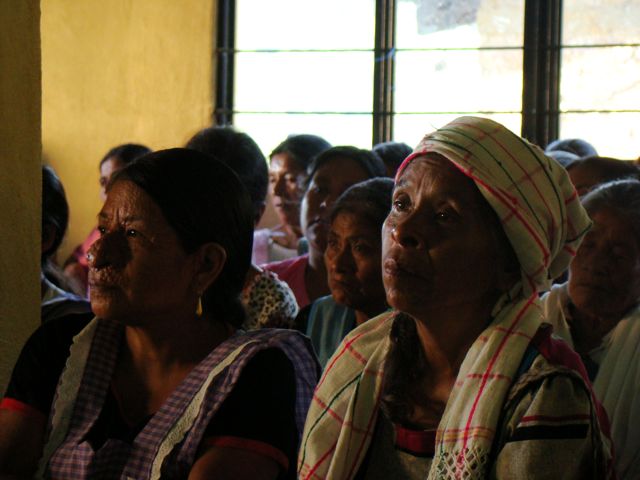 Women from Oaxaca mountains participate in community radio programs