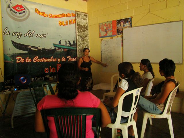 Palabra community radio program workshop